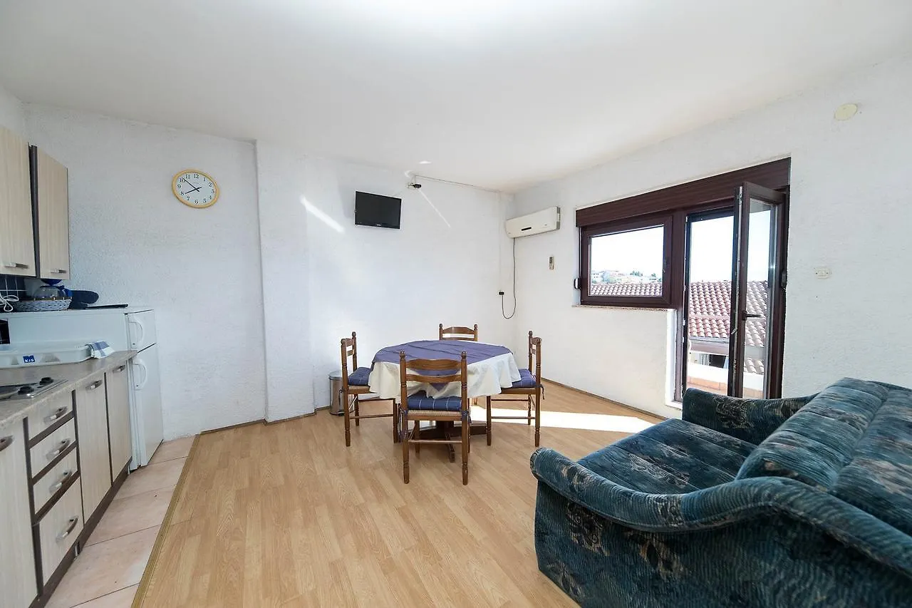 Apartments In Crikvenica 31165