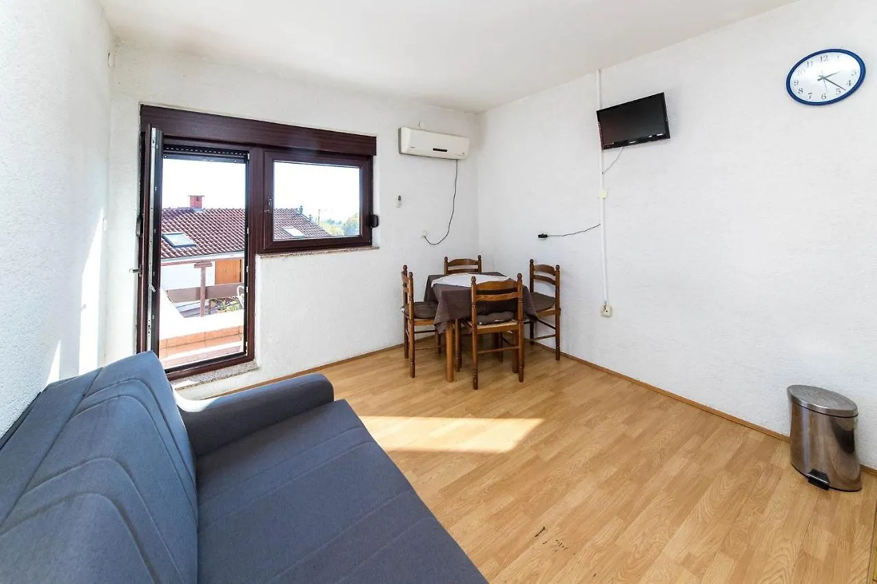 Apartments In Crikvenica 31165